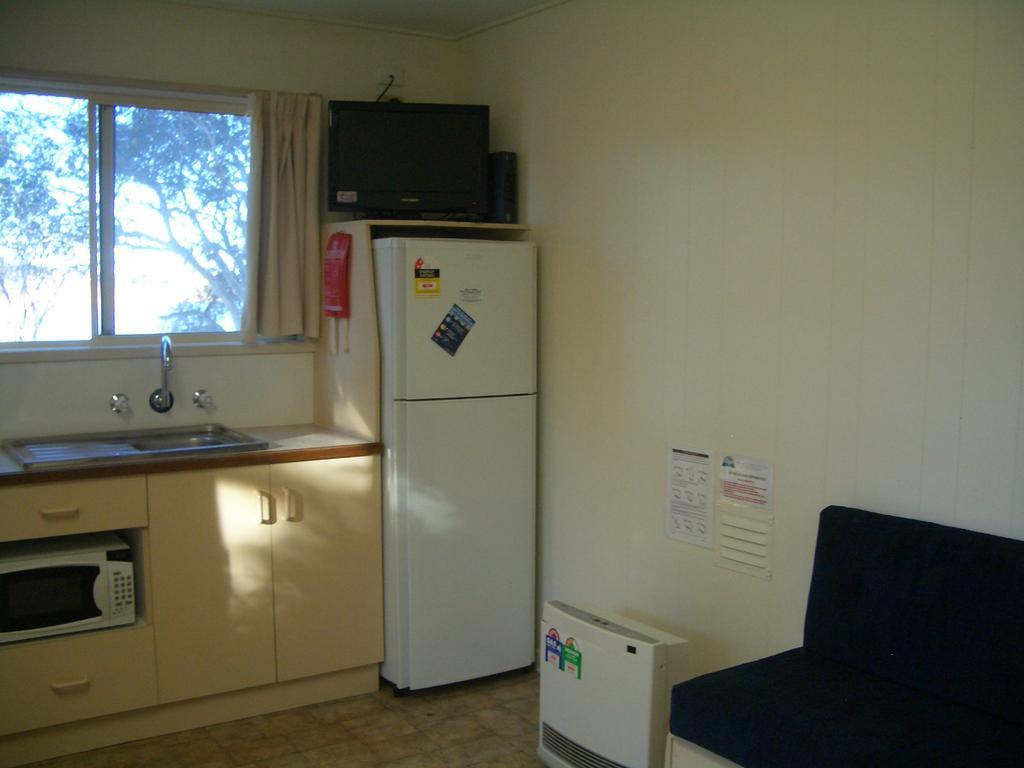 Rainbow Pines Tourist Caravan Park Adaminaby Dış mekan fotoğraf